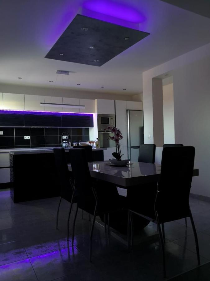 Apartment Istuk Kastela Bagian luar foto